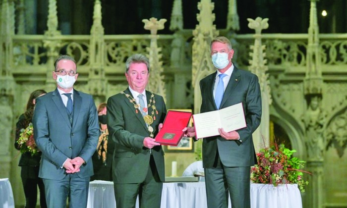premiu - Ziarul National