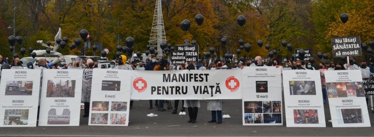 UPDATE Sindicaliștii din Sănătate au ieșit, din nou, în stradă! Imagini impresionante la ușa Guvernului – FOTO/VIDEO