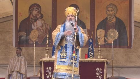 Slujba de Sf. Andrei, oficiată de IPS Teodosie, sub lupa autorităților. ”Supraveghem credincioșii cu elicoptere” – VIDEO