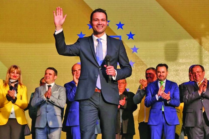 Robert Sighiartău - Ziarul National