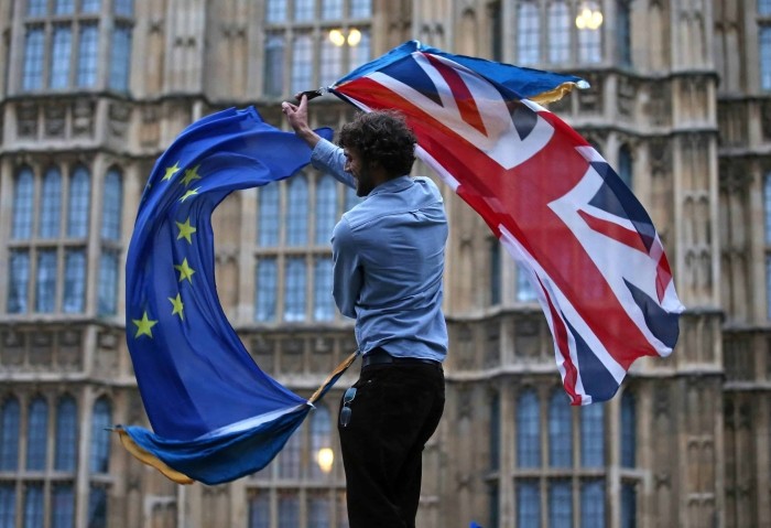 Brexit „no deal”: cine are cel mai mult de pierdut?