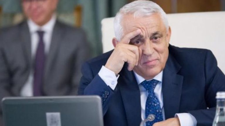 Fostul ministru Petre Daea, din spital: Coronavirusul nu stă la semafor – VIDEO