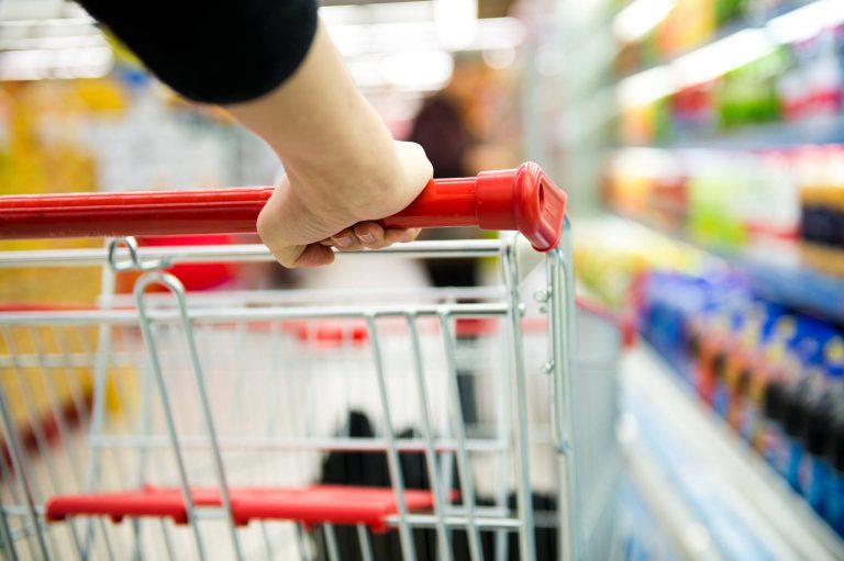 Reprezentanții marilor centre comerciale cer prelungirea programului magazinelor în preajma Sărbătorilor