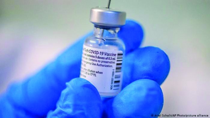 Medicii români strâng rândurile. Critici dure la adresa vaccinului anti-Covid