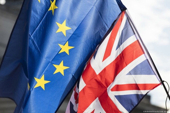 European union and British Union jack flags flying together. Bre - Ziarul National