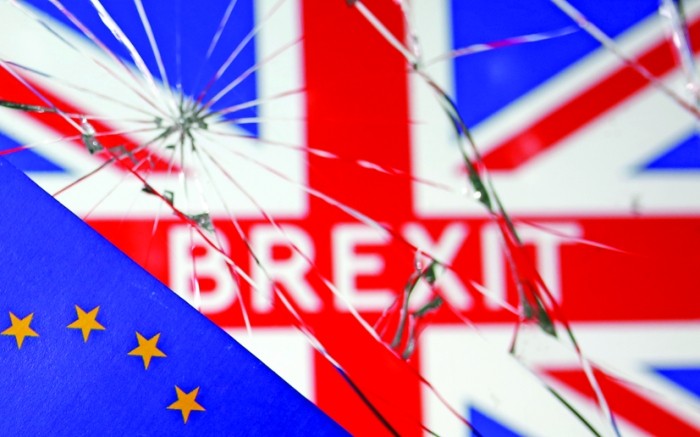 Taxe suplimentare și certificate medicale – englezii trag ponoasele Brexitului