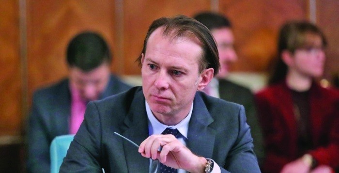România, lovită de văicăreala politică