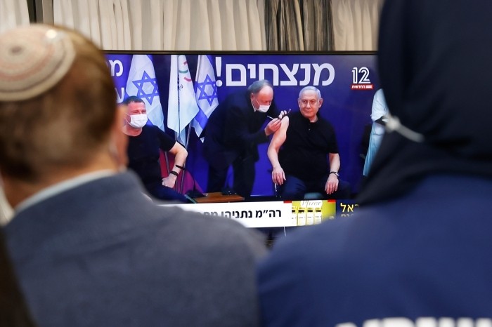 Latura întunecată a poveștii de succes a vaccinului din Israel
