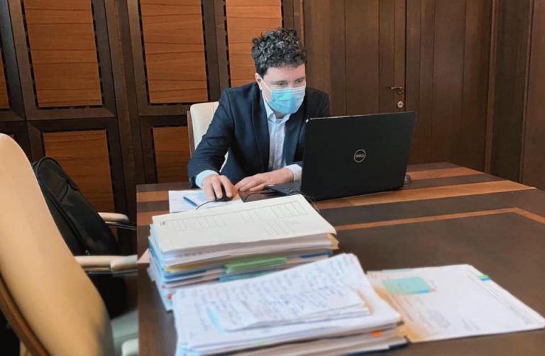 Nicușor Dan anunță că s-au oprit lucrările ”la construcția ilegală din Vasile Lascăr”. Săgeți către fostul primar Firea