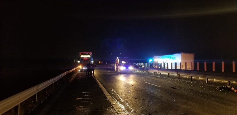 Accident cumplit pe Autostrada A1: doi morți și cinci răniți