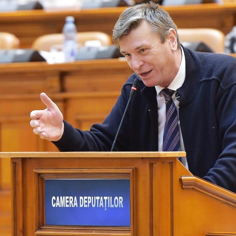 Cu ce explicații a venit deputatul PNL despre care s-a aflat că a votat moțiunea PSD-ului