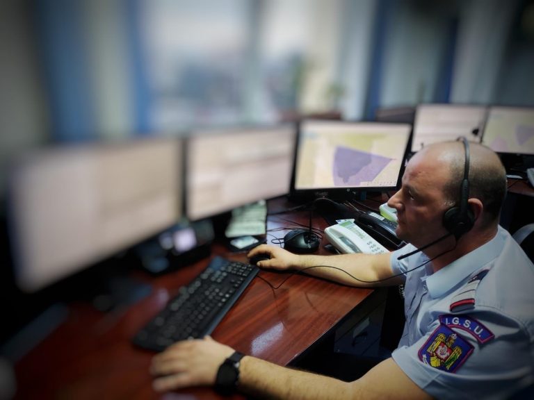 Copilaș de doi ani, salvat cu ajutorul indicațiilor primite de la 112. Ce pățise cel mic