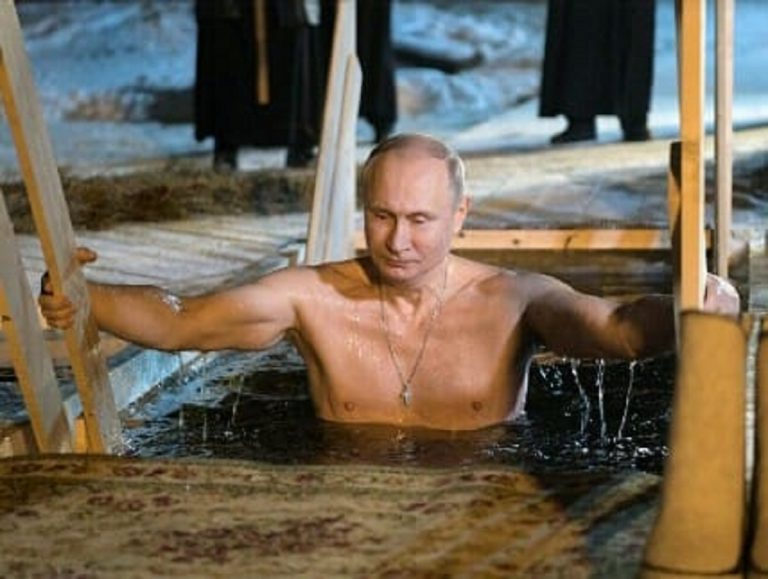 UE se ia la trântă cu Rusia, dar lovește ca domnișoarele. Vladimir Putin a dat șah cu arestarea lui Navalnîi