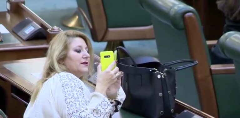 Diana Șoșoacă s-a dezlănțuit după excluderea din AUR. Pe cine a pus tunurile! – VIDEO
