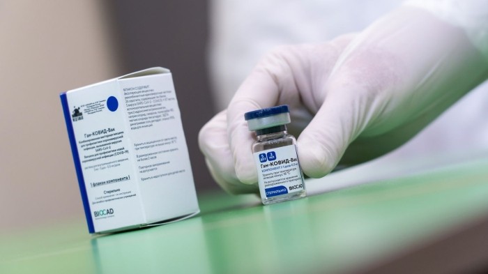 Europa, vaccinată cu Sputnik V? Franța l-ar vrea