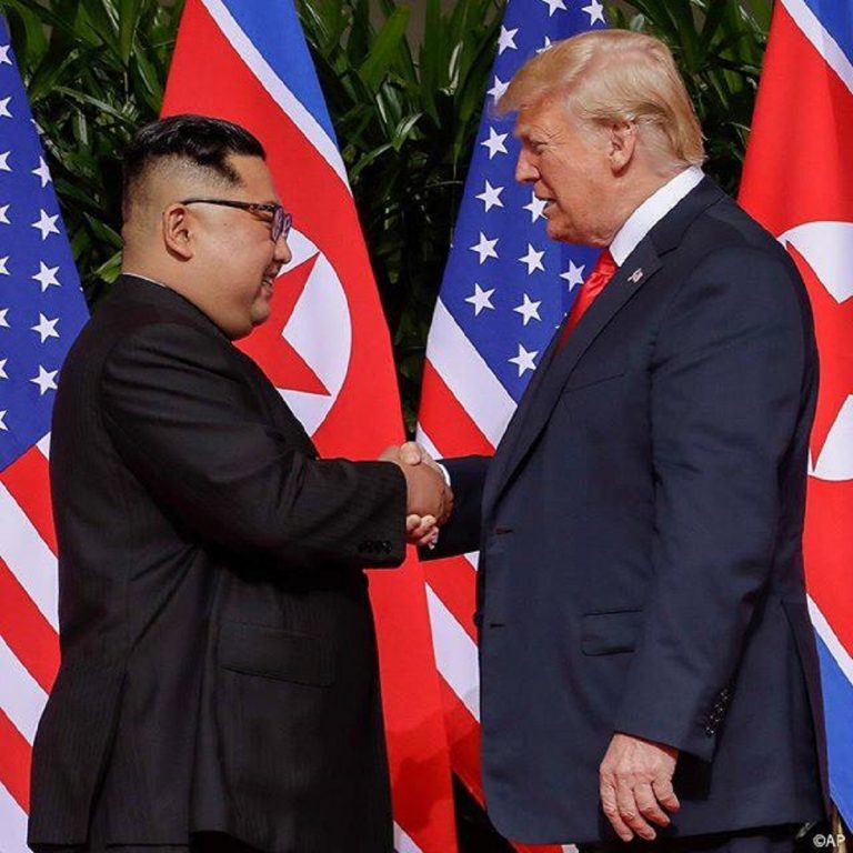 DE NECREZUT! Donald Trump i-a oferit lui Kim Jong-un un zbor la bordul Air Force One!