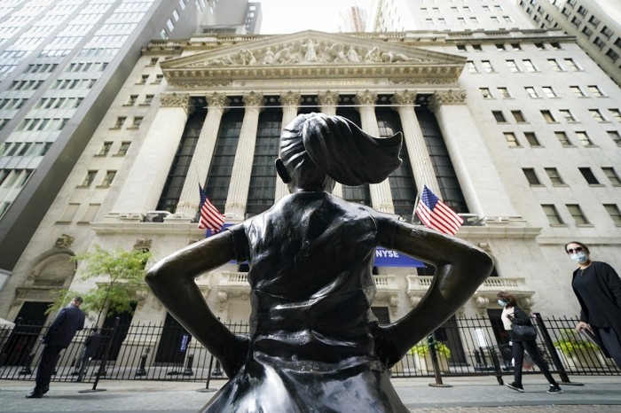 Femeile atacă Wall Street