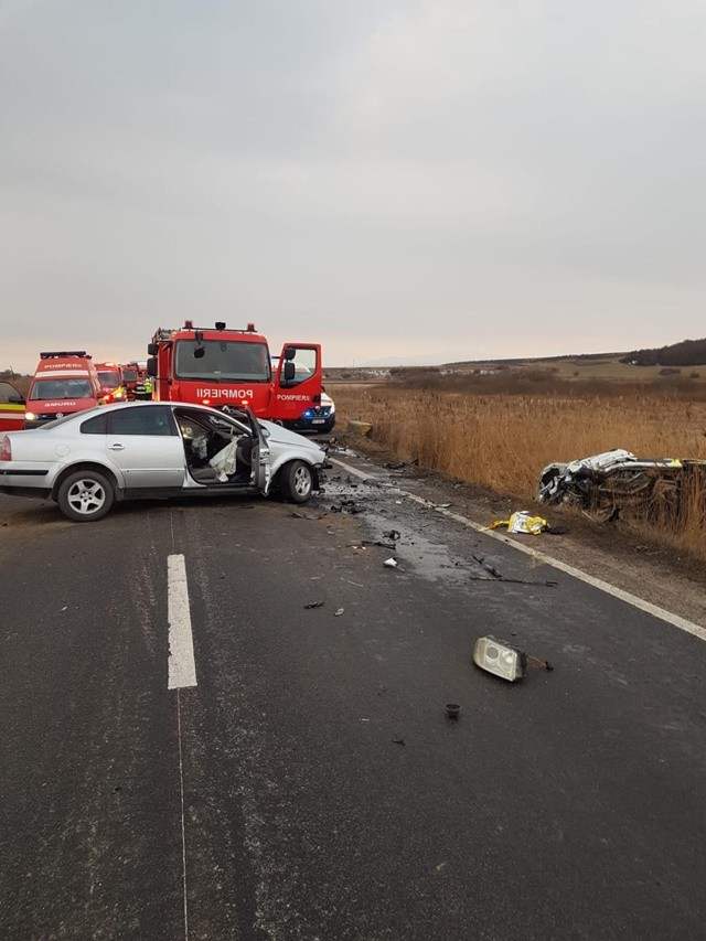Șase răniți în urma unui accident cu trei mașini, în județul Brașov