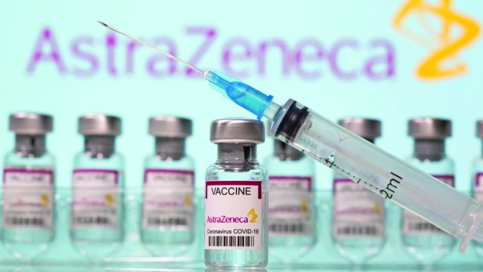 Scandalul AstraZeneca sau cum își faultează Europa propriile interese