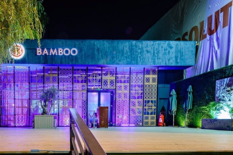 Lacrimi şi suspine pentru petrecăreţii obişnuiţi să încalce restricţiile: s-a închis clubul Bamboo!