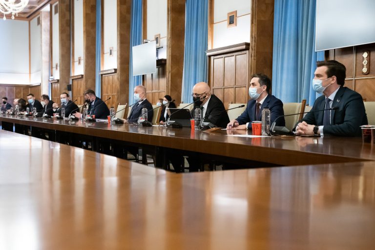 UPDATE. Cîțu, anunț despre Sărbătorile de Paști și slujba de Înviere: ”Soluția spre care mergem este să adaptăm…”