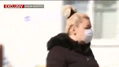 Fiica agresorului din Onești, surprinsă țipând în fața spitalului: ”Lăsați-mă!” – VIDEO