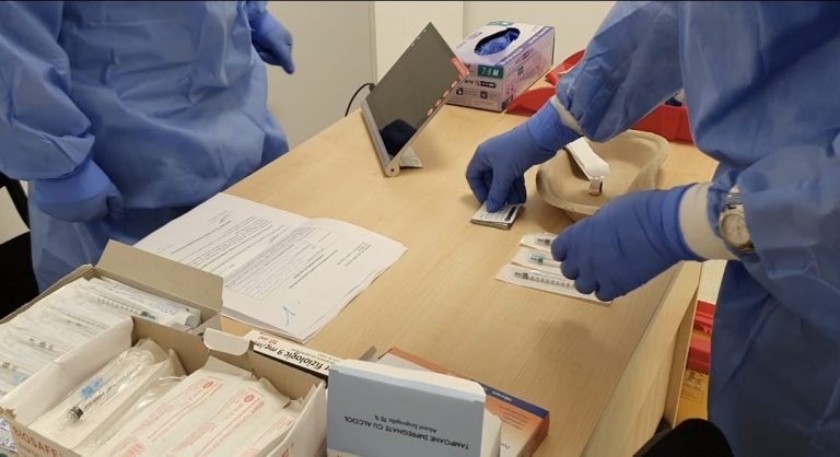 Primăria sectorului 4 a decis încă un centru de vaccinare împotriva COVID-19. Al treilea – FOTO
