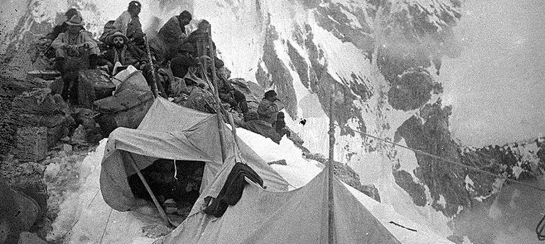 CIA a pierdut plutoniu în Himalaya. Zeci de morți