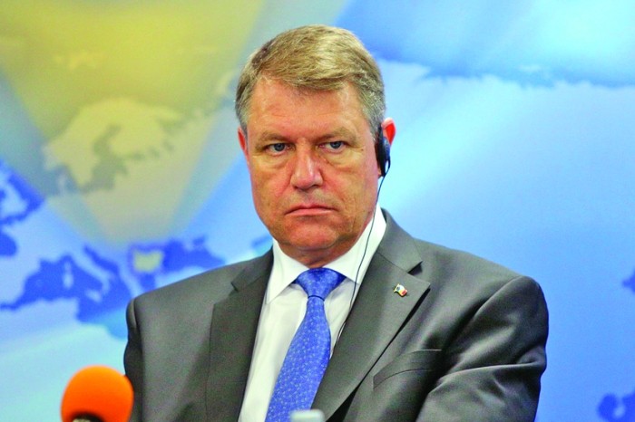 Nu îl mai criticați pe Iohannis!