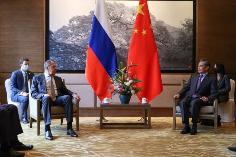 Putin își trimite ministrul de Externe în China. Moscova și Beijing își calibrează strategiile împotriva SUA