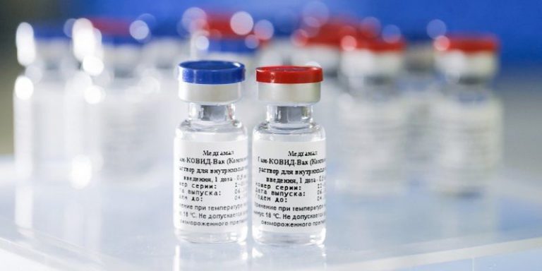 Franța califică vaccinul rusesc Sputnik V drept „instrument de propagandă”