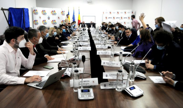 Acuzații fără precedent în București! „USR-PLUS și PNL le fură copiilor dreptul la burse decente și îi manipulează în scop politic”