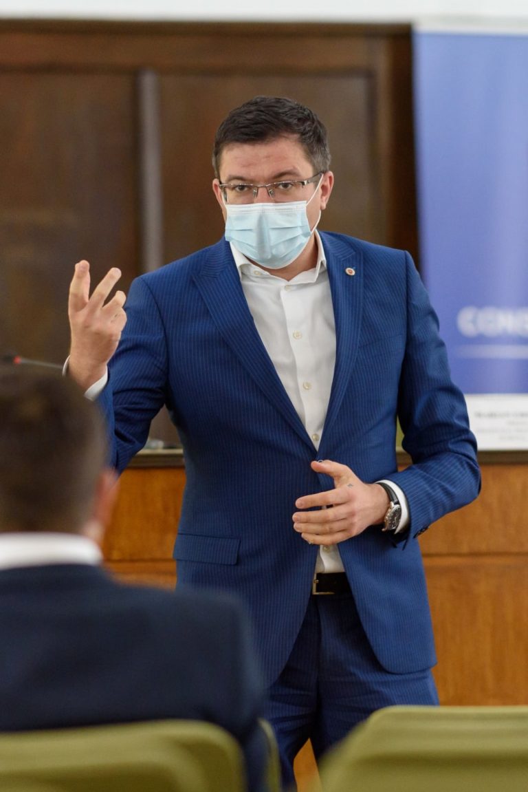 Pus sub control judiciar de DNA, liberalul Costel Alexe anunță ”un gest de onoare”. Din ce funcții se autosuspendă