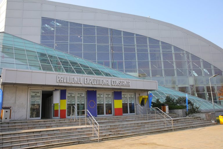 Turiștii care merg la mare în minivacanța de Paști se pot vaccina antiCOVID la Constanța. Fără programare