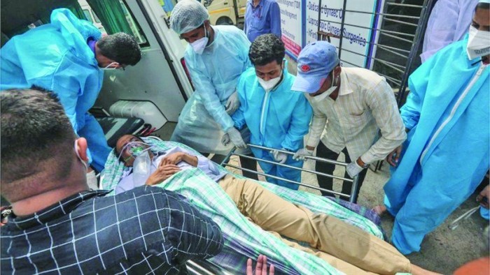Contaminare și moarte: de ce coronavirusul a scăpat de sub control în India