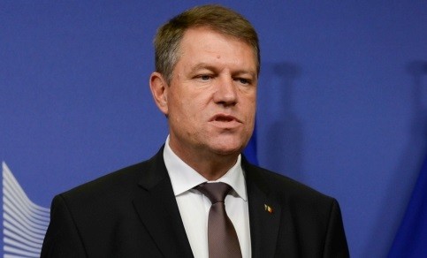 Klaus face redresare și reziliență fără bani
