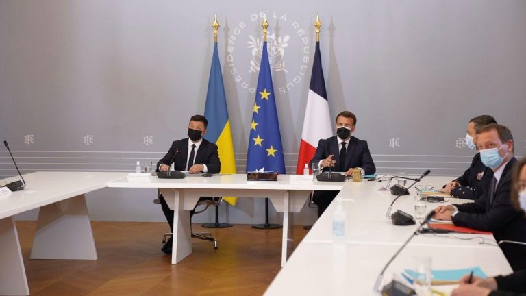 Macron: Trebuie să definim linii roșii clare cu Rusia