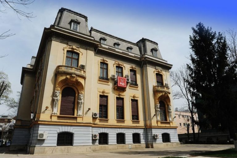 PSD-ul pune tunurile pe „Sinistrul Sănătăţii”: Se agață, fără rușine, cu ghearele de scaunul de ministru!