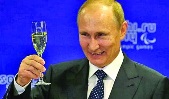 putin_rade_0_0 - Ziarul National
