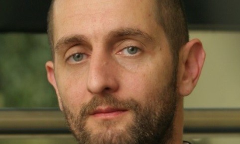 Gata cu isteria. Tratamentul pentru Covid se va găsi în farmacii