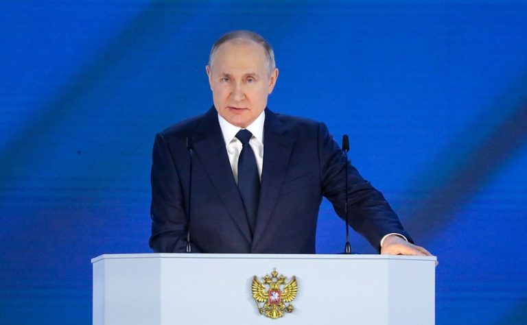 Putin scoate șișul la Occident: „Nu treceți linia roșie, noi vom stabili pe unde trece”