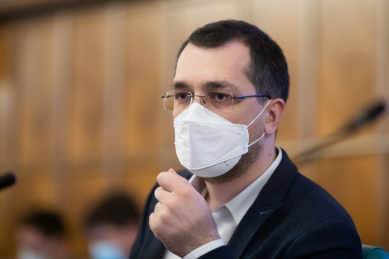 Se modifică ordinul! Ministrul Voiculescu, prins pe picior greșit pe un subiect dureros pentru familiile celor decedați cu COVID