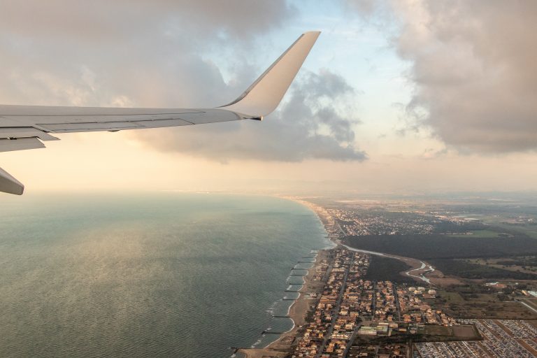 Cum gasesti zboruri ieftine? Iata 7 sfaturi utile!