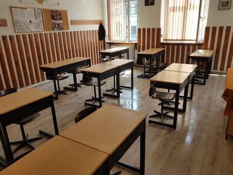 Copiii României lasă cartea. Abandonul școlar, în creștere la toate nivelurile de învățământ