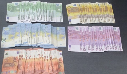 Caz mai ceva ca-n filme! Tânăr de 20 de ani, luat în vizor. Peste 33.000 de euro găsiți în urma unei percheziții