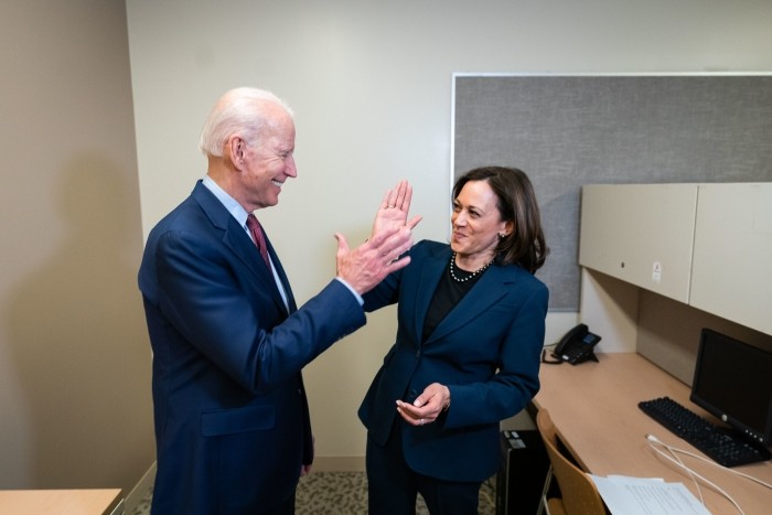 harris-cu biden - Ziarul National