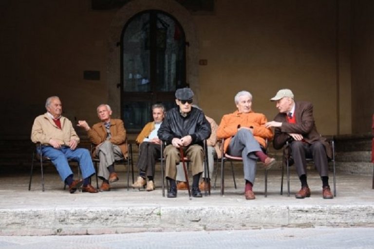 Italia fără copii. Covid-19, ultimul cui în sicriul natalității