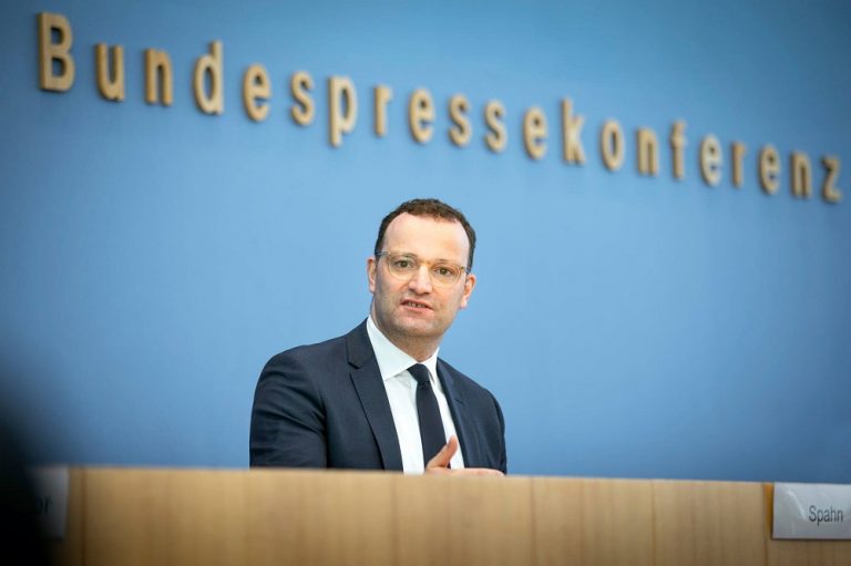 Covid-19 în Germania. Ministrul Sănătății arată cu degetul familiile din Balcani și din Turcia