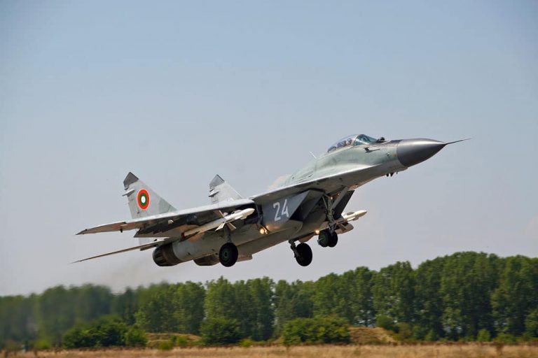 Cad Migurile și în Bulgaria. Un avion MiG-29 s-a prăbuşit în Marea Neagră