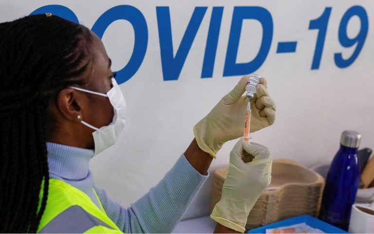 Covid-19, vaccinat cu corectitudinea politică pentru a evita „stigmatizarea și discriminarea”